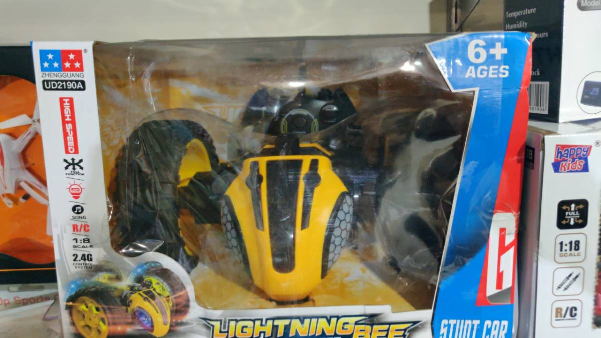 Lighting Bee Stunt car