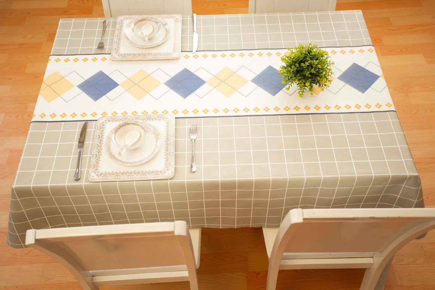 Waterproof Dinning Table Cover (140*190cm)