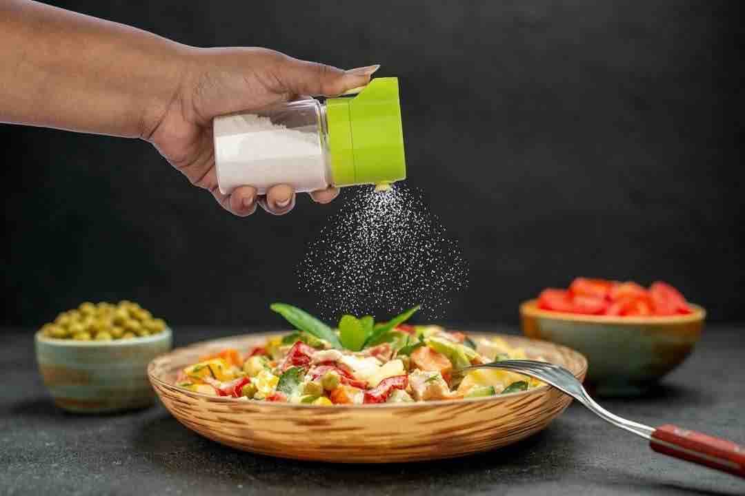 2 pcs Salt & Pepper Dispenser
