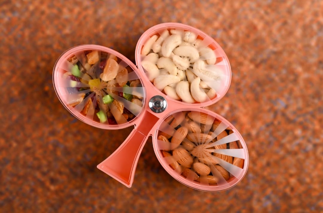 3 SECTION LEAF ?? SHAPE SNACKS DRYFRUITS BOX